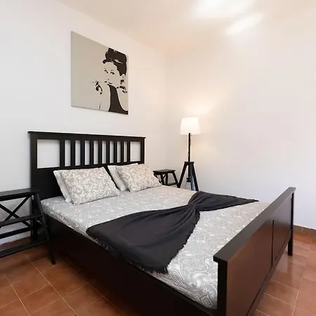 Olive Garden House - 5 Min Beach, Near Center Holiday home *