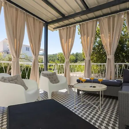 Olive Garden House - 5 Min Beach, Near Center Holiday home Supetar